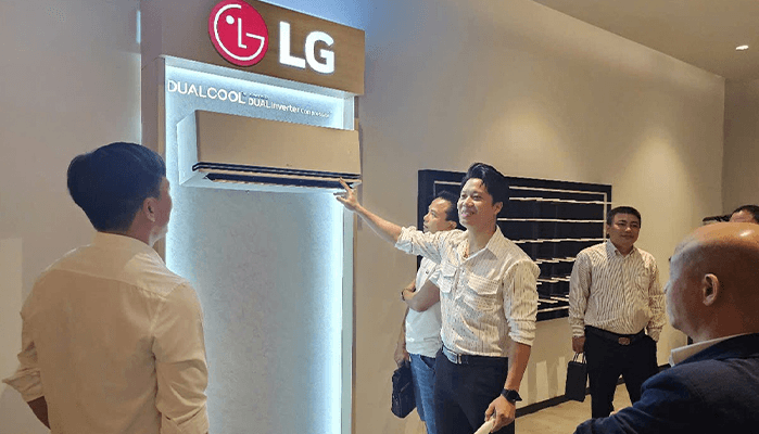 may lanh lg ra mat khi naoi